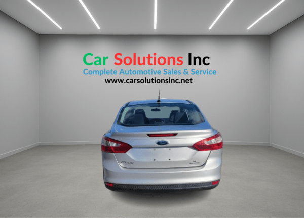 2014 Ford Focus Silver Sedan - Image 7