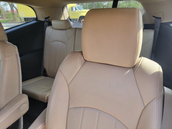2011 Chevy Traverse LTZ AWD - Image 10