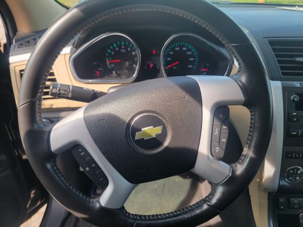 2011 Chevy Traverse LTZ AWD - Image 12