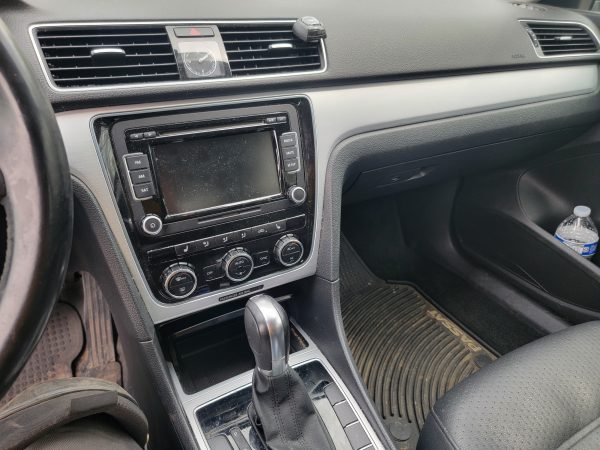 2012 VW Passet SE - Image 15
