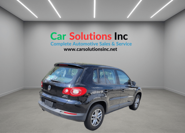 2011 Volkswagen Tiguan - Image 6