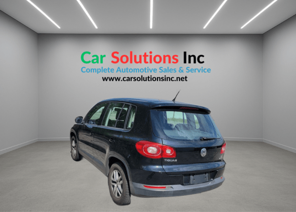 2011 Volkswagen Tiguan - Image 7