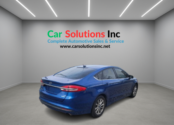 2017 Ford Fusion SE - Image 3