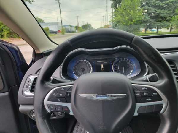 2015 Chrysler 200 Limited - Image 8