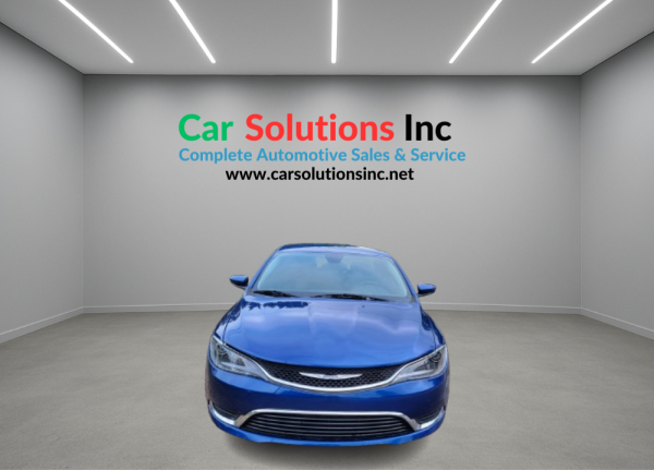 2015 Chrysler 200 Limited - Image 4