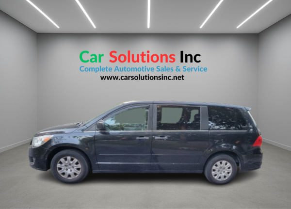 2013 Volkswagen Routan S - Image 4