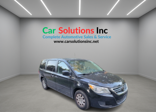 2013 Volkswagen Routan S - Image 3