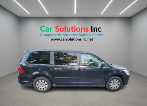 2013 Volkswagen Routan S - Image 5