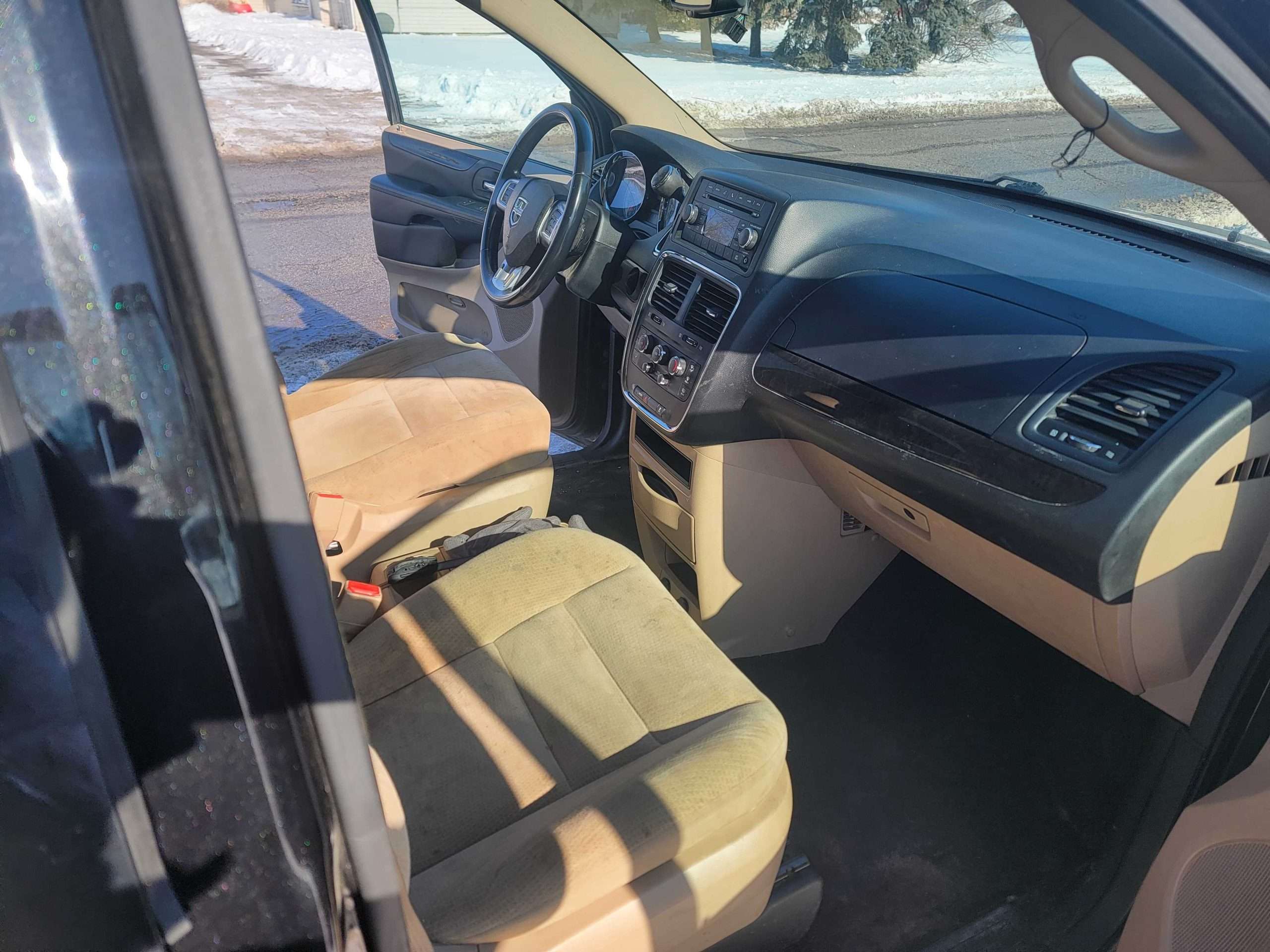 2016 Dodge Grand Caravan SE - Image 13