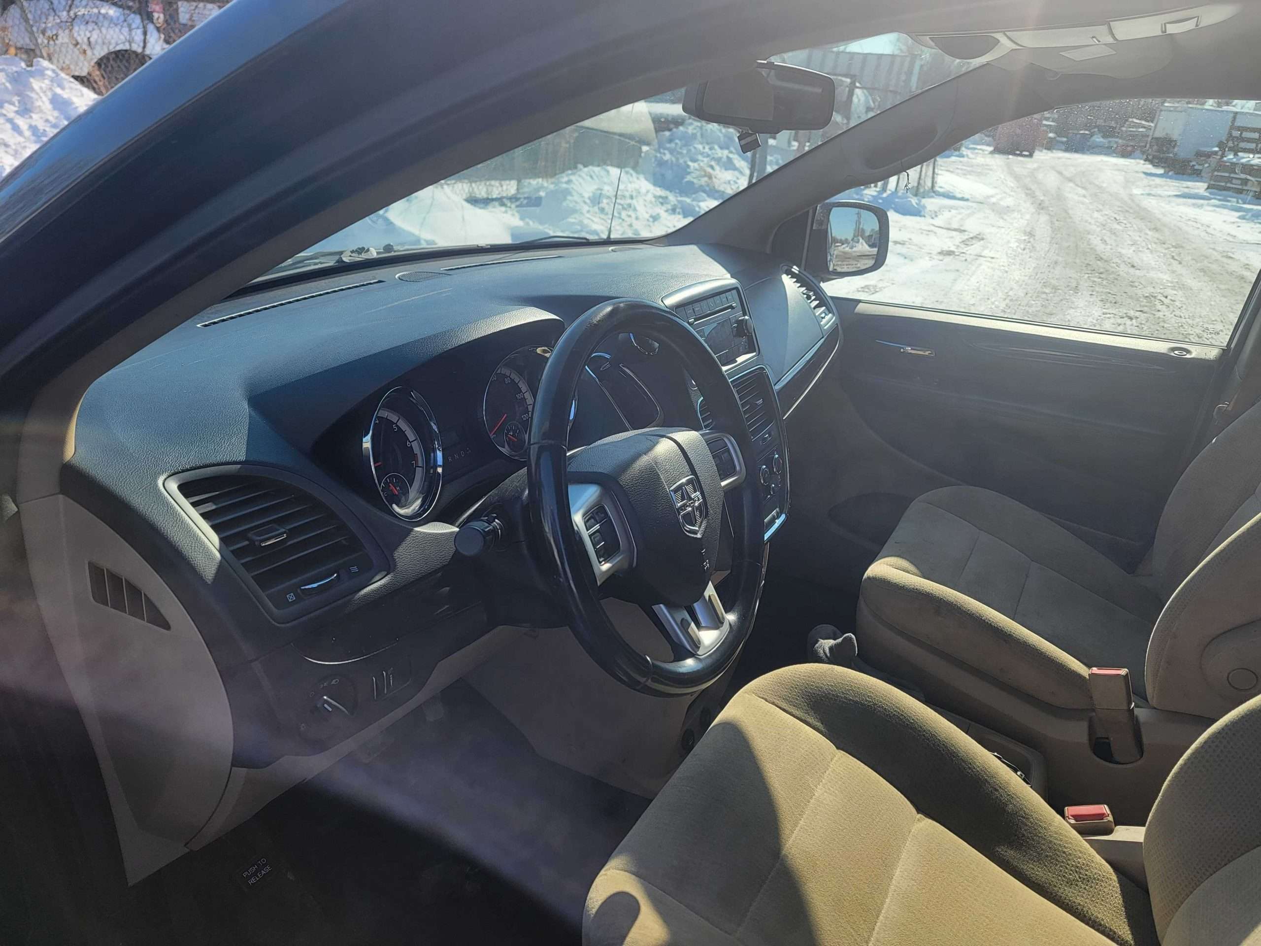 2016 Dodge Grand Caravan SE - Image 12