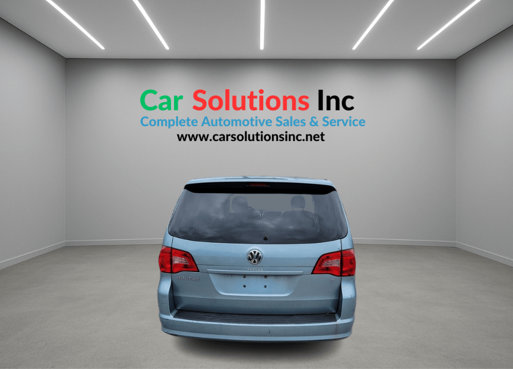 2009 Volkswagen Routan S - Image 6