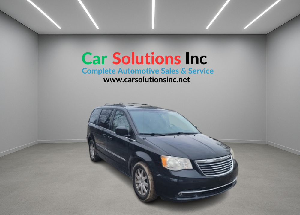 2014 Chrysler Town & Country - Image 3