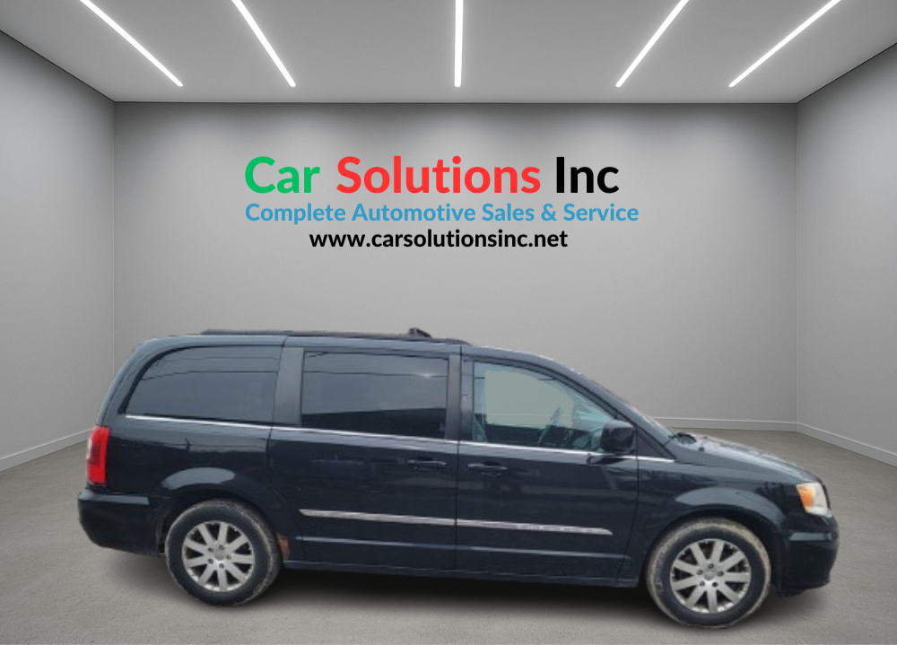 2014 Chrysler Town & Country - Image 4