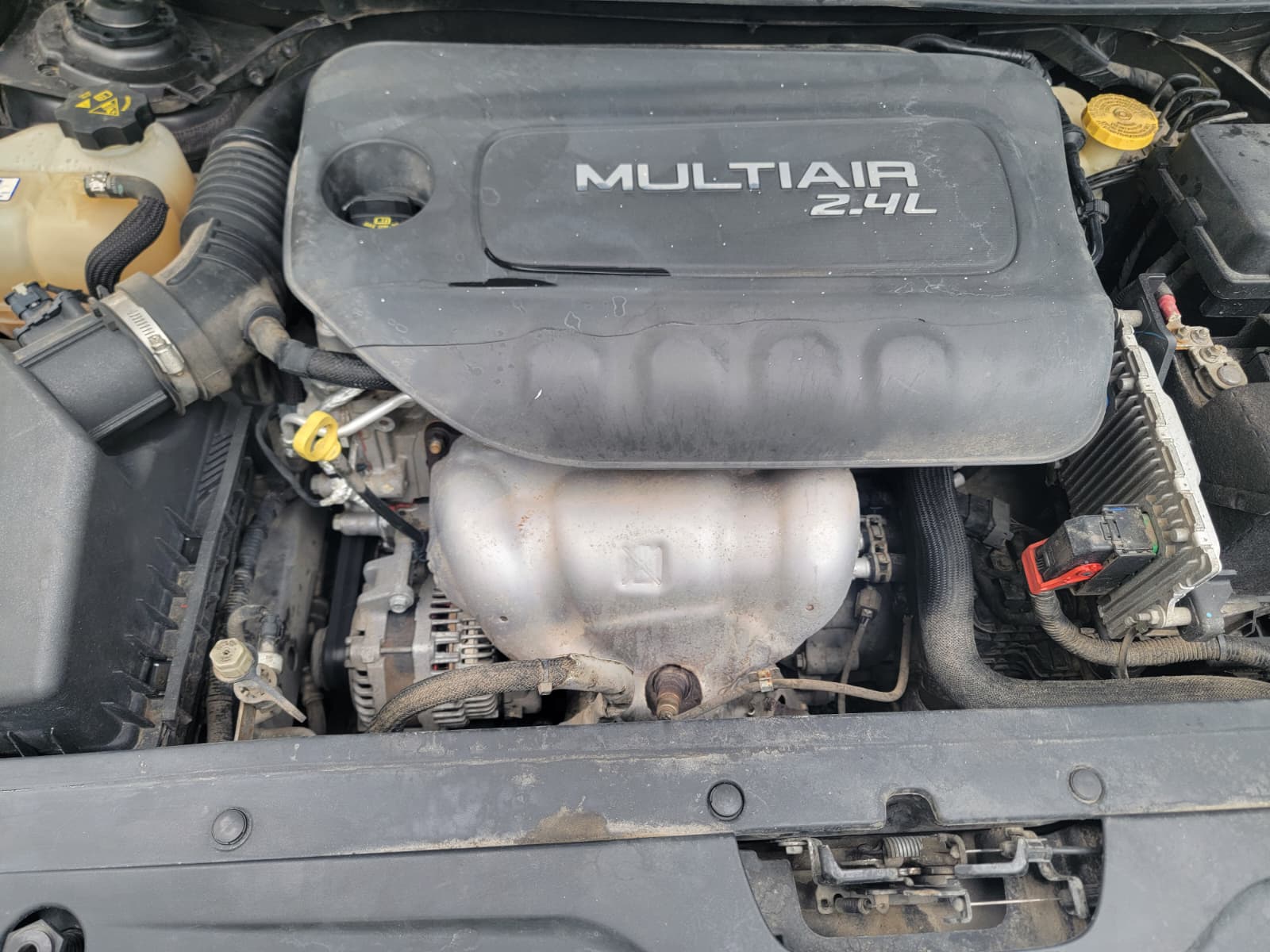 2015 Chrysler 200 Limited - Image 11
